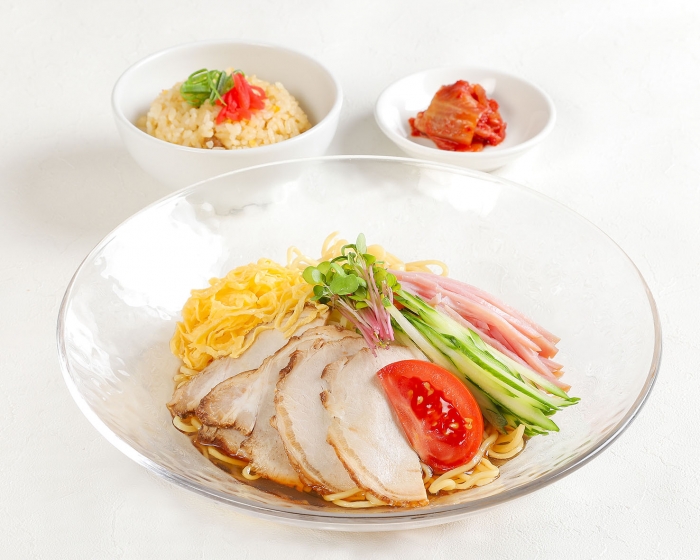 冷やし中華と半チャーハン