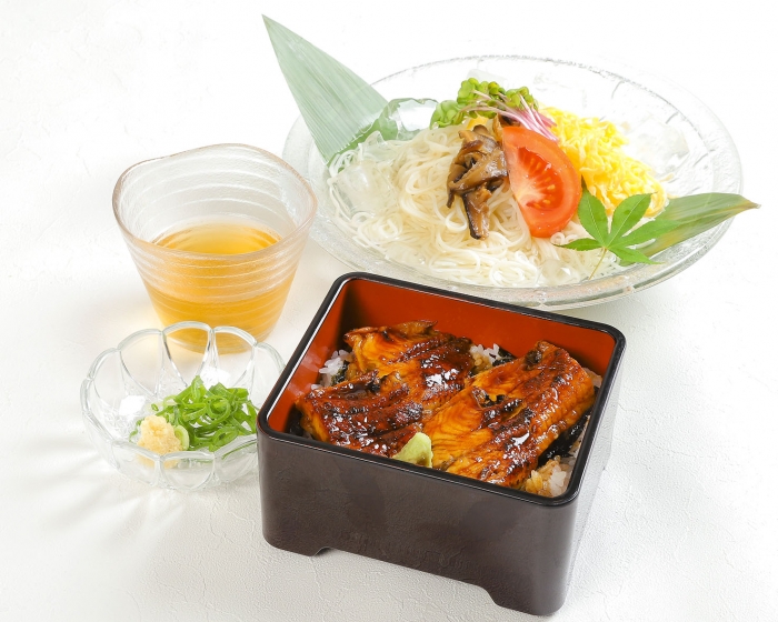冷やし素麺とミニ鰻重